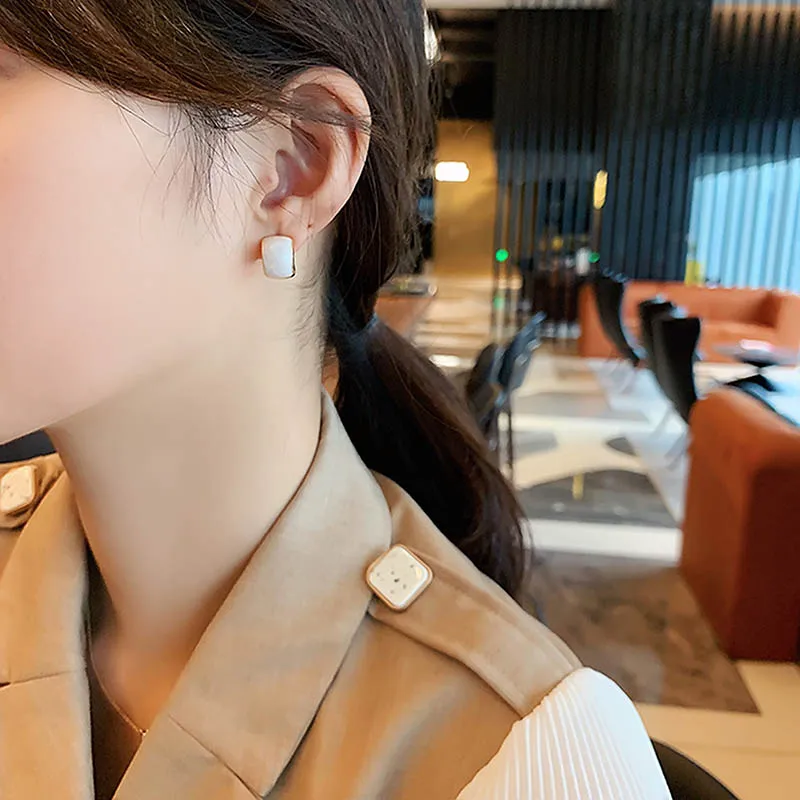 2021 Naujas sutartis mažų Geometrinių Lašas auskarai korėjos smulkios baltos saldus Moterų auskarai bižuterijos