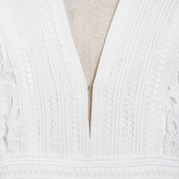 TWOTWINSTYLE Vintage White Kratinys Nėrinių Suknelė Moterims V Kaklo Žibintų ilgomis Rankovėmis Aukštos Juosmens Mini Suknelės Moterų Mados 2021